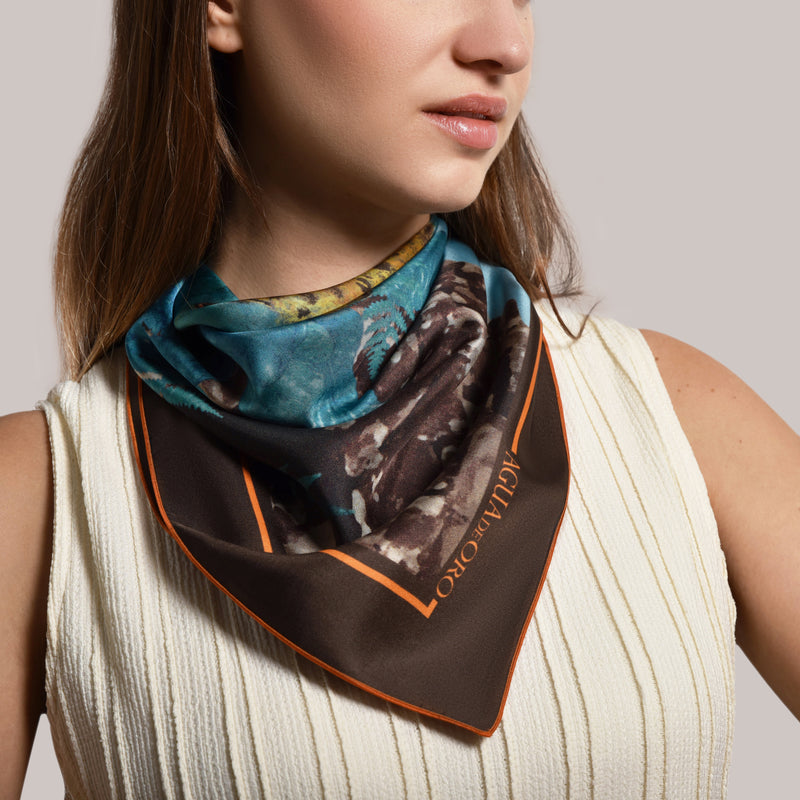 Foulard carré en soie : Marron